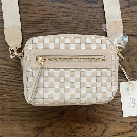 NWT Universal Thread Beige/Cream Checkered Crossbody Bag - Picture 3 of 4